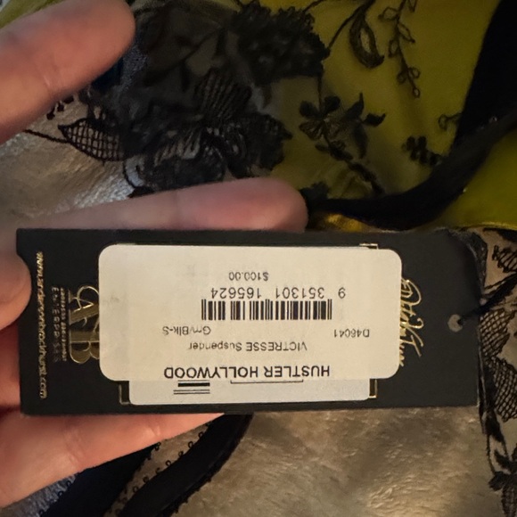 Dita Von Teese Hustler Hollywood green and Black Lace Garter Belt - Picture 4 of 11